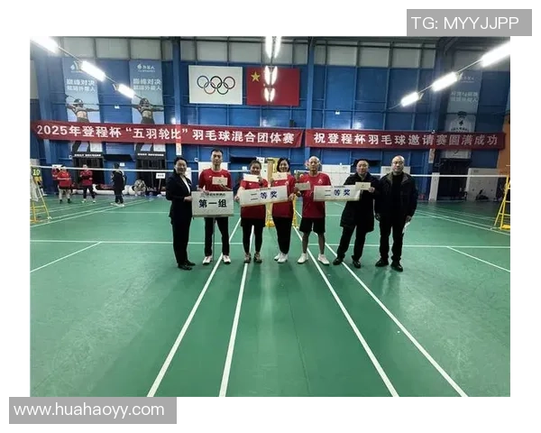 南京羽毛球队世界杯精彩配合展现团队精神与竞技实力的完美结合